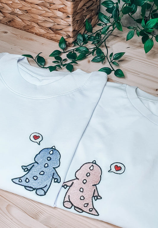Cute Dinosaur Matching T-Shirts – Adorable Style for Couples & Friends!